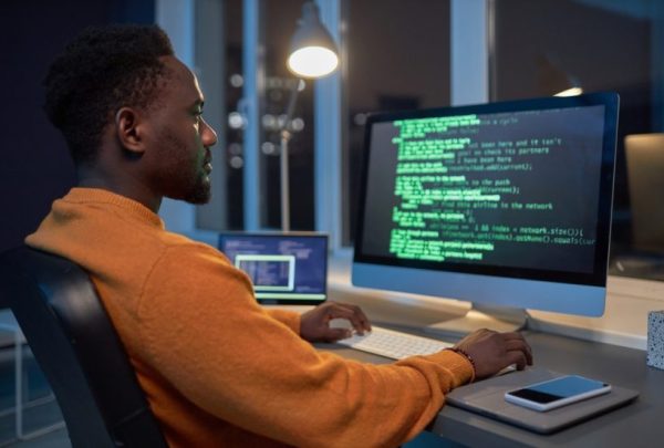 Ingenieur-Informatique-Reseaux-Console-850x550 Ingenieur-Informatique-Reseaux-Console-850x550